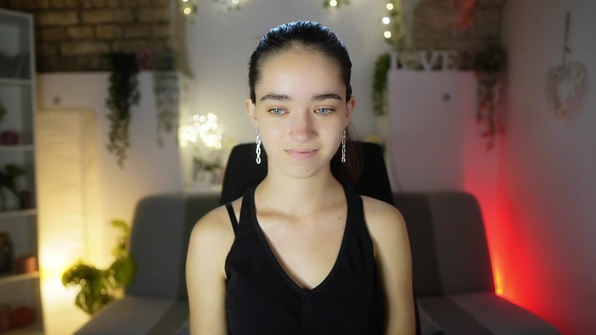 Gallery image thumbnail from Gia_Paige18's myfreecams stream on, 08/17/2025, 09:10 image 2 of 20