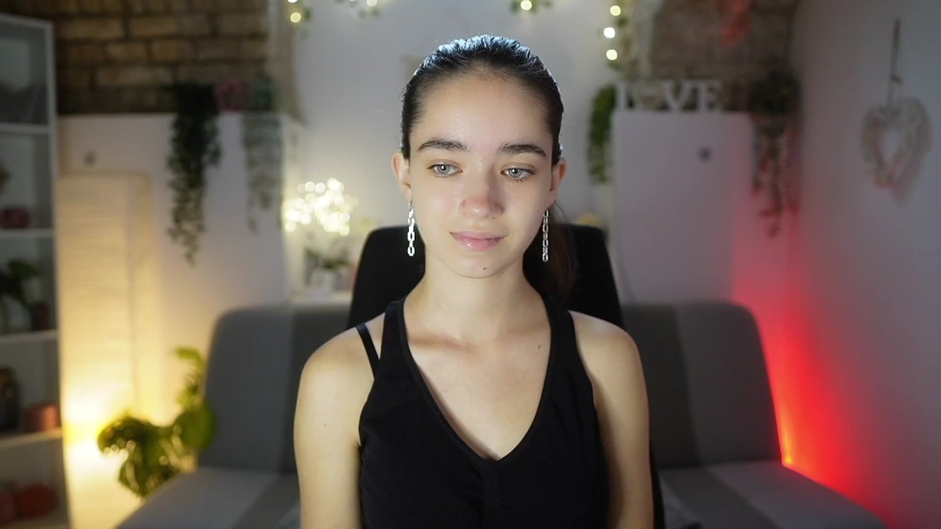 Gallery image thumbnail from Gia_Paige18's myfreecams stream on, 08/17/2025, 09:10 image 19 of 20