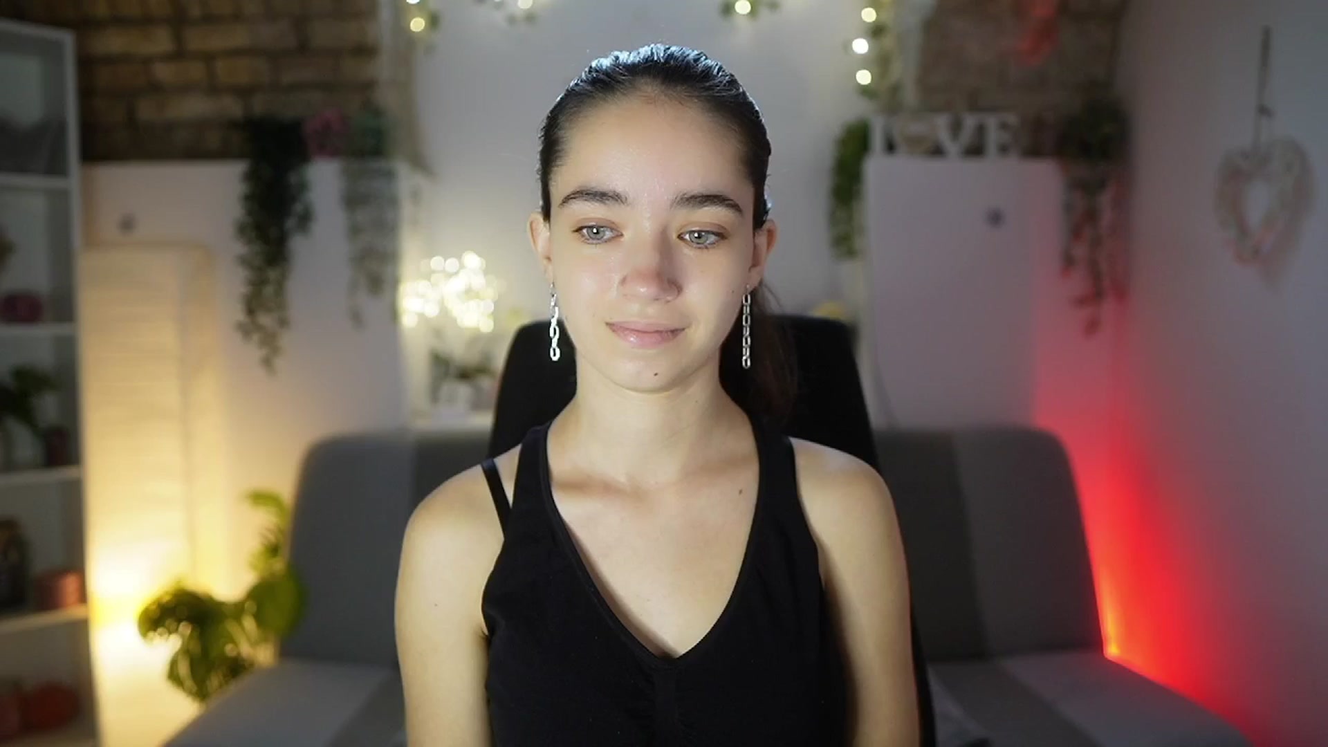 Gallery image thumbnail from Gia_Paige18's myfreecams stream on, 08/17/2025, 09:10 image 12 of 20