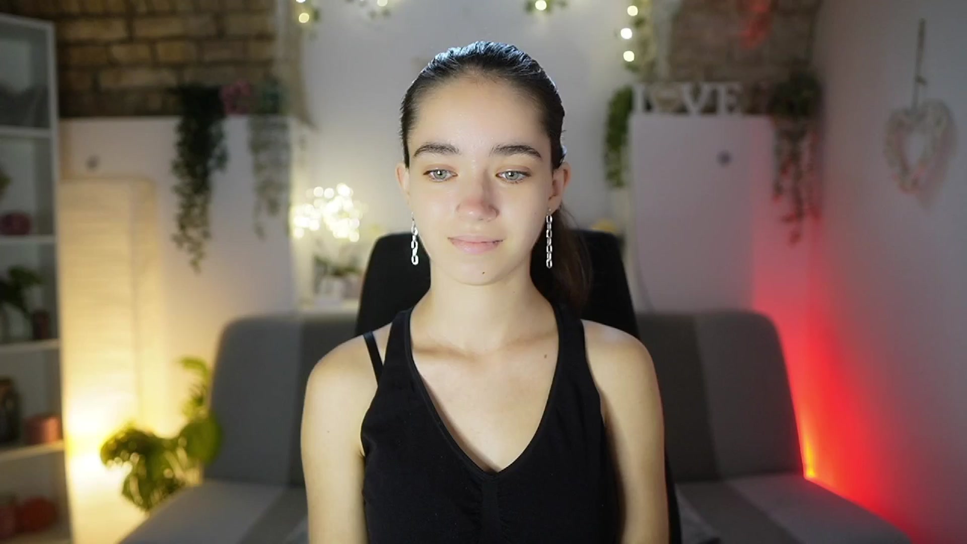 Gallery image thumbnail from Gia_Paige18's myfreecams stream on, 08/17/2025, 09:10 image 6 of 20