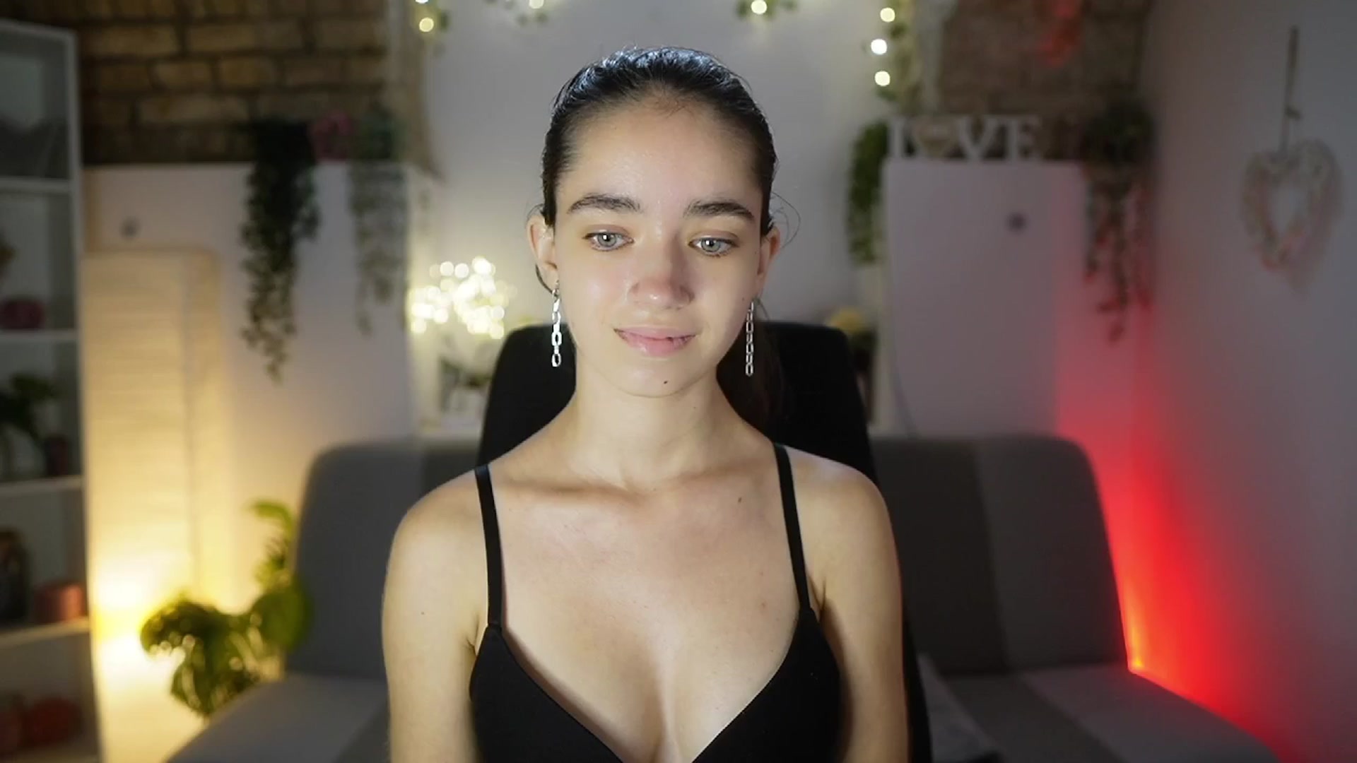 Gallery image thumbnail from Gia_Paige18's myfreecams stream on, 08/17/2025, 10:39 image 11 of 20