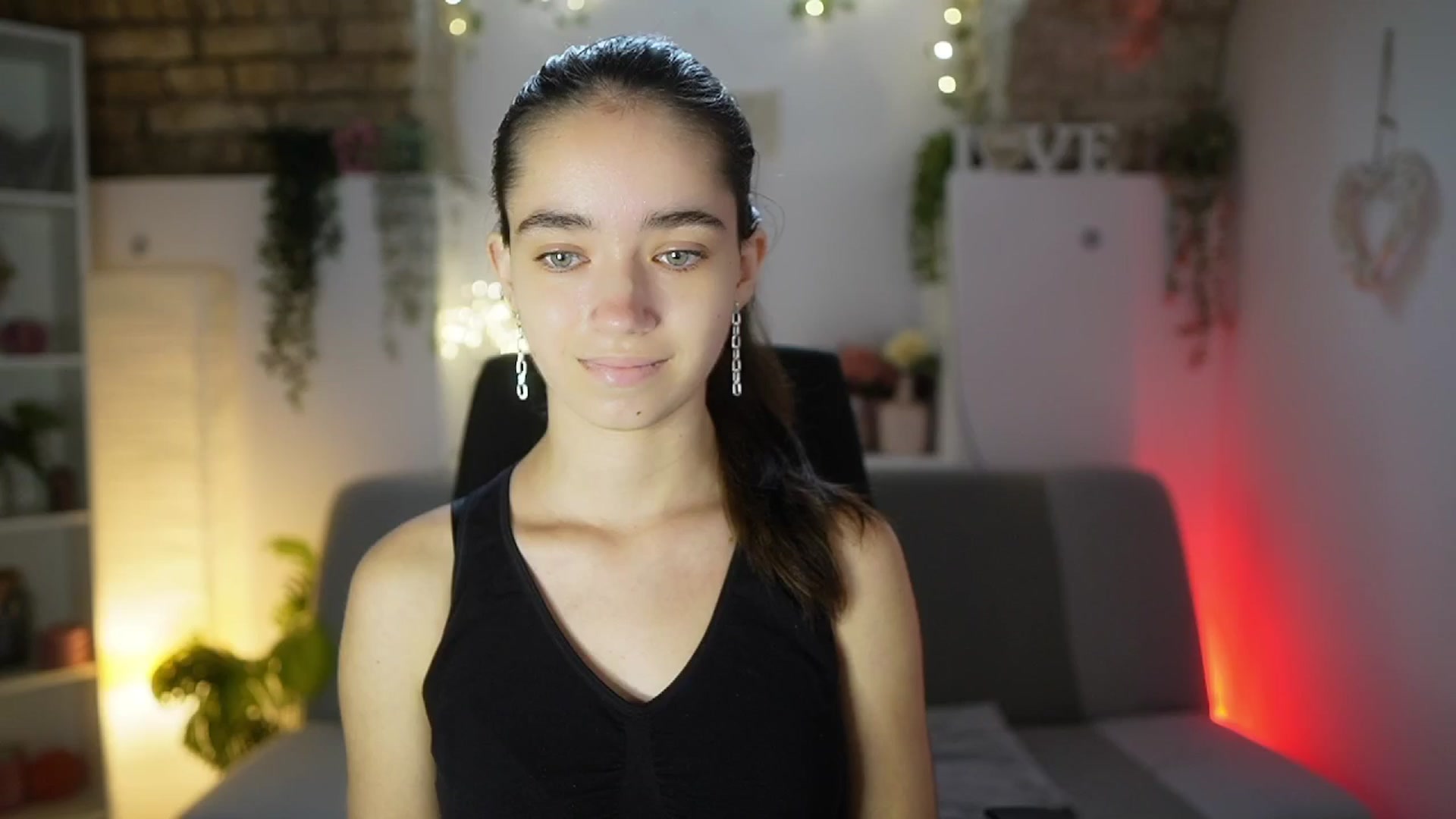 Gallery image thumbnail from Gia_Paige18's myfreecams stream on, 08/17/2025, 10:39 image 3 of 20