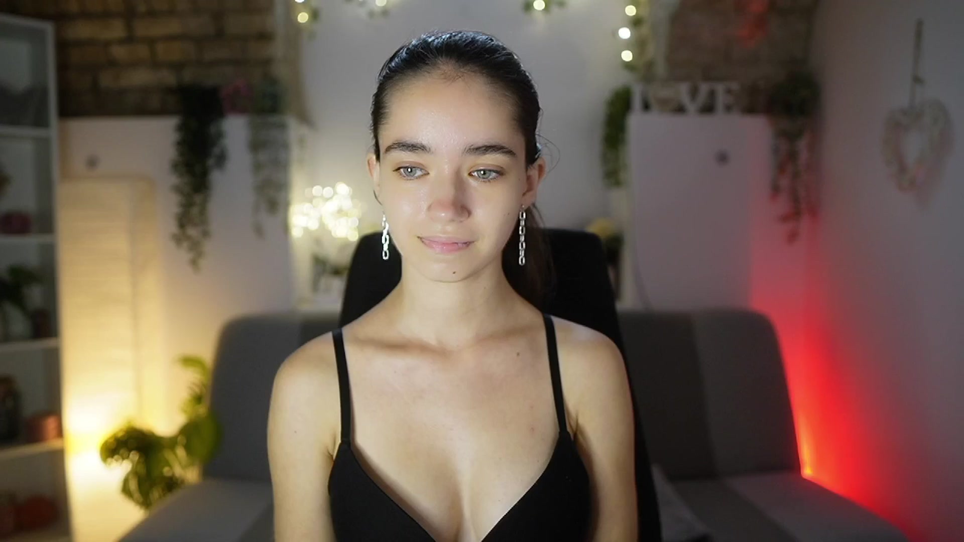 Gallery image thumbnail from Gia_Paige18's myfreecams stream on, 08/17/2025, 10:39 image 12 of 20