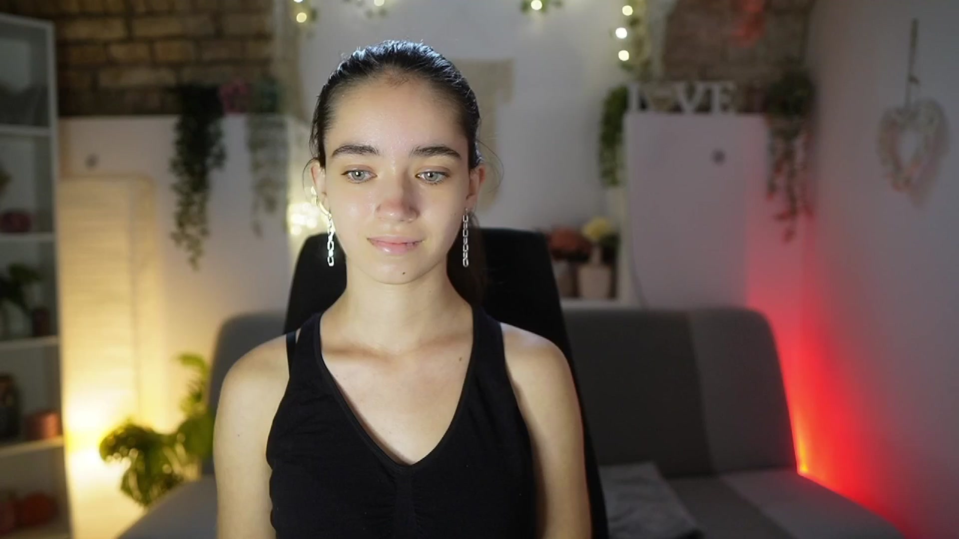 Gallery image thumbnail from Gia_Paige18's myfreecams stream on, 08/17/2025, 12:59 image 6 of 20