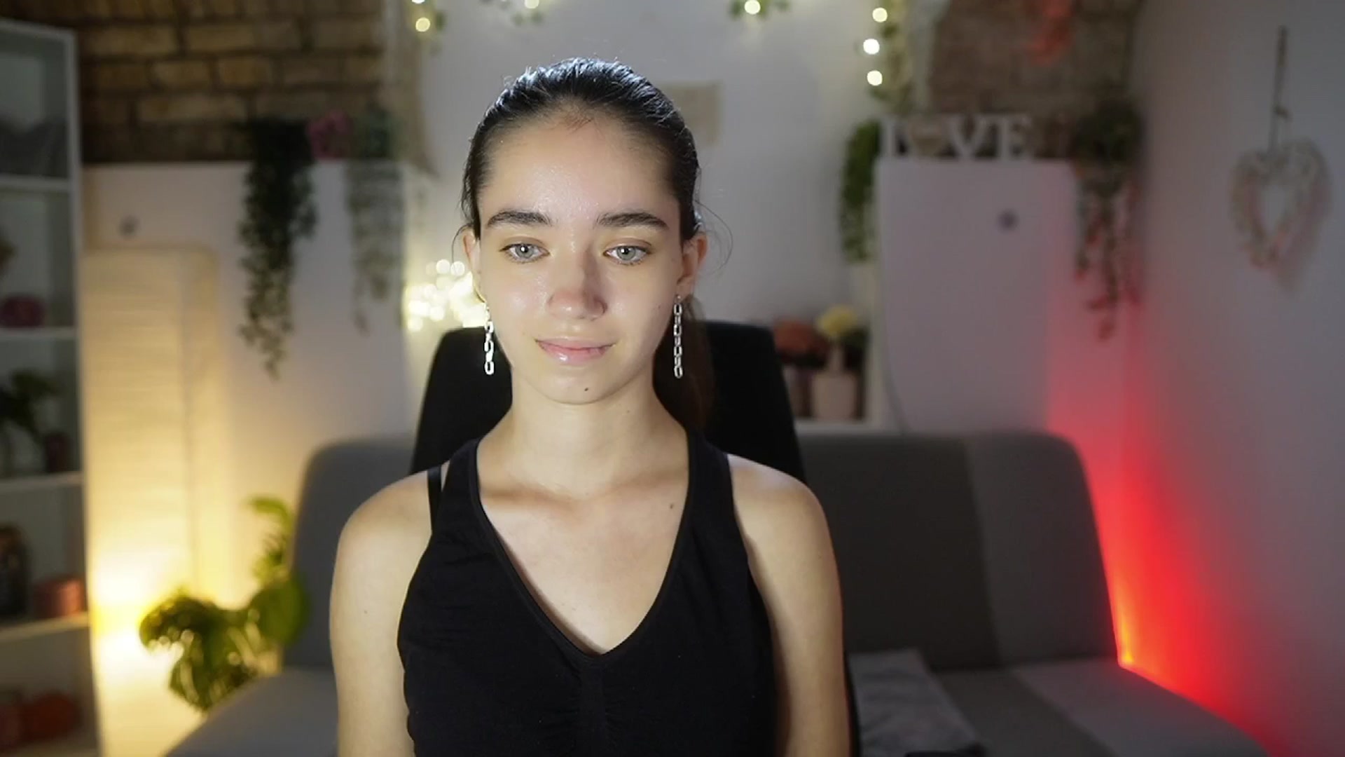 Gallery image thumbnail from Gia_Paige18's myfreecams stream on, 08/17/2025, 12:59 image 10 of 20