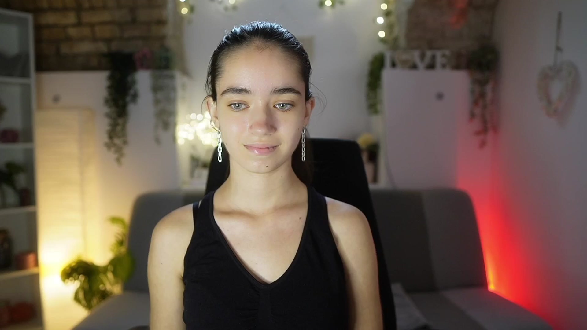 Gallery image thumbnail from Gia_Paige18's myfreecams stream on, 08/17/2025, 12:59 image 5 of 20