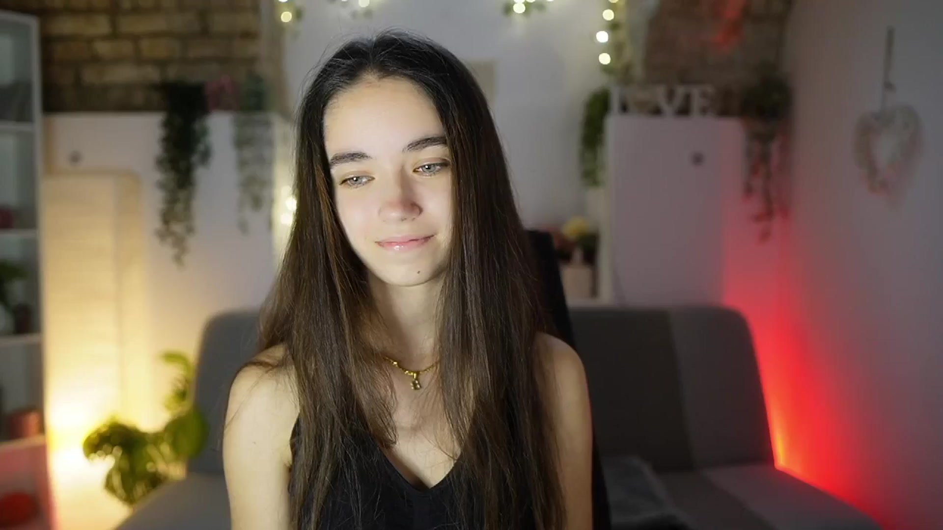 Gallery image thumbnail from Gia_Paige18's myfreecams stream on, 08/25/2025, 13:05 image 6 of 20