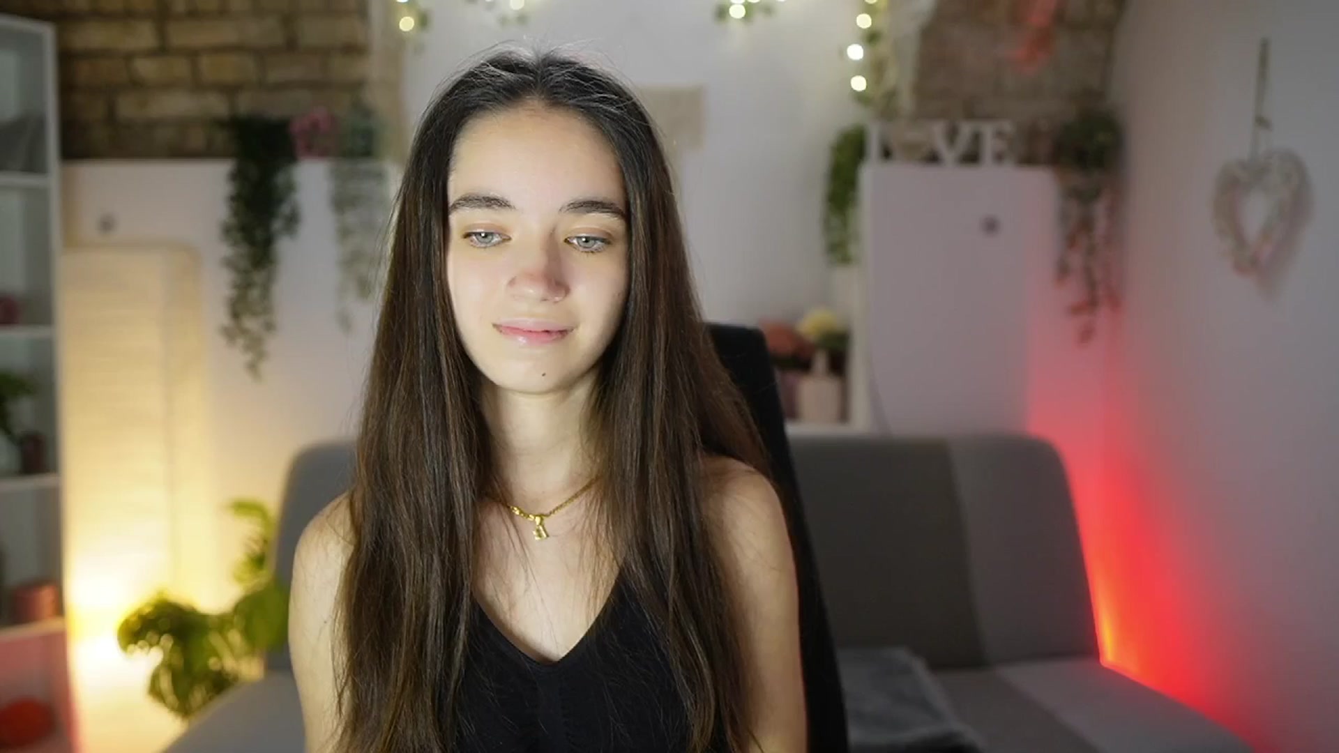 Gallery image thumbnail from Gia_Paige18's myfreecams stream on, 08/25/2025, 13:05 image 14 of 20