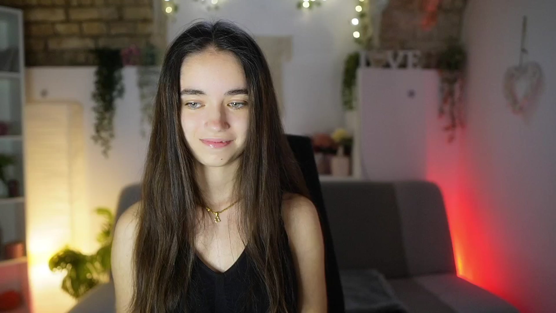 Gallery image thumbnail from Gia_Paige18's myfreecams stream on, 08/25/2025, 13:05 image 19 of 20