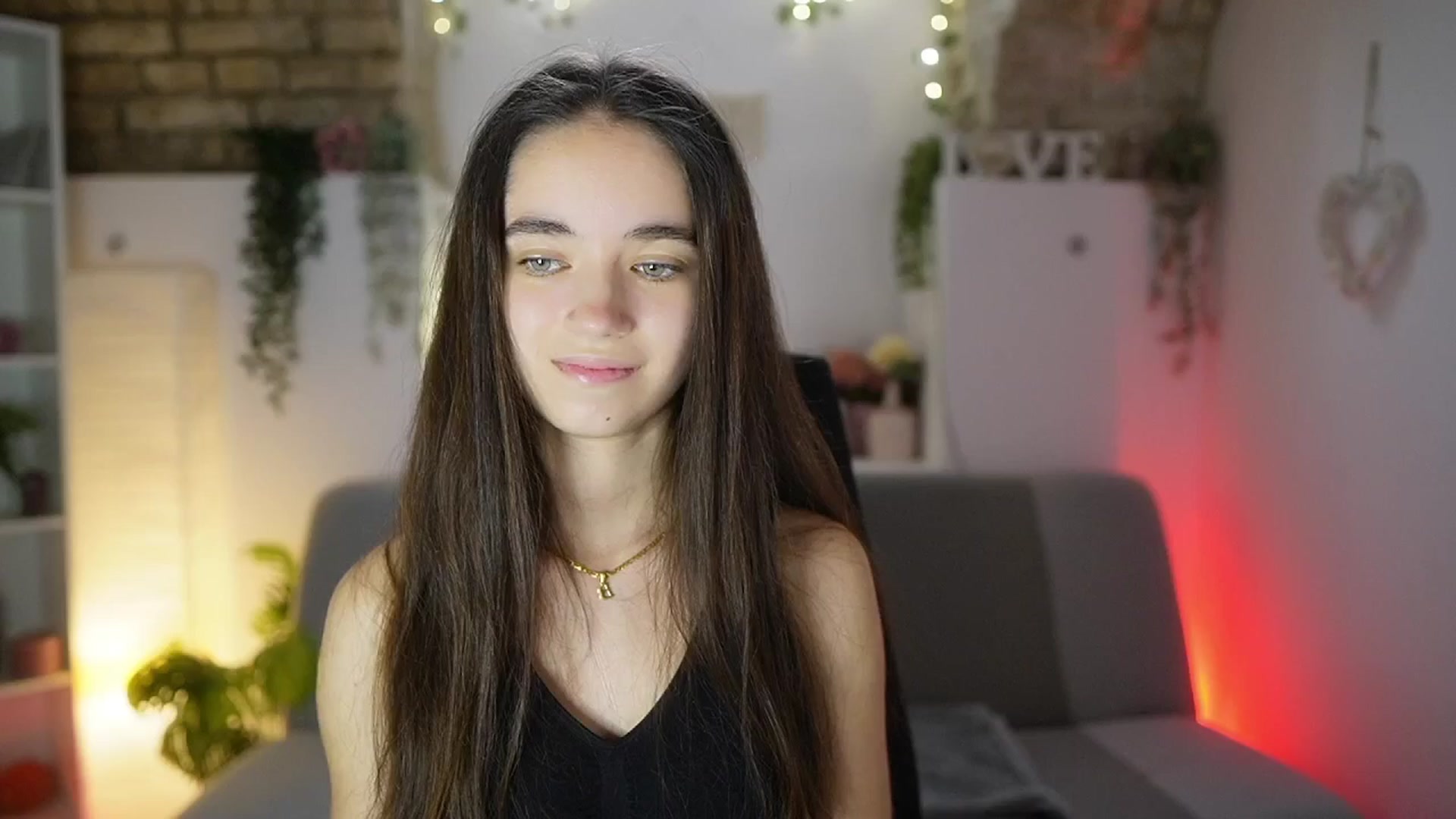 Gallery image thumbnail from Gia_Paige18's myfreecams stream on, 08/25/2025, 13:05 image 15 of 20