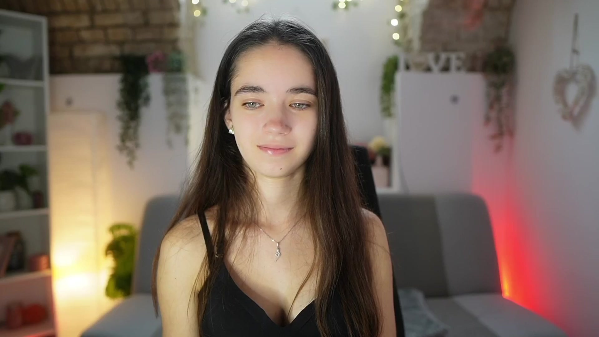 Gallery image thumbnail from Gia_Paige18's myfreecams stream on, 08/27/2025, 08:22 image 6 of 20
