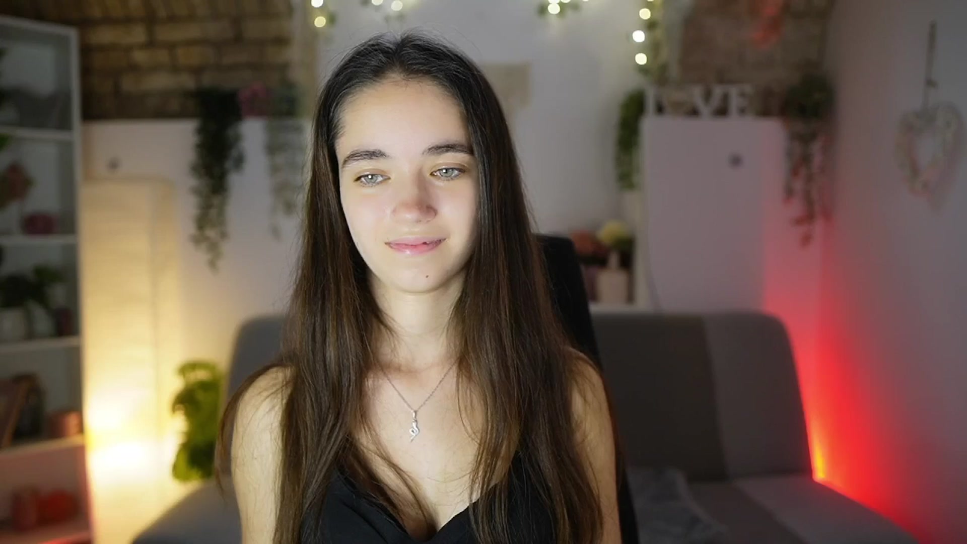 Gallery image thumbnail from Gia_Paige18's myfreecams stream on, 08/27/2025, 11:27 image 15 of 20