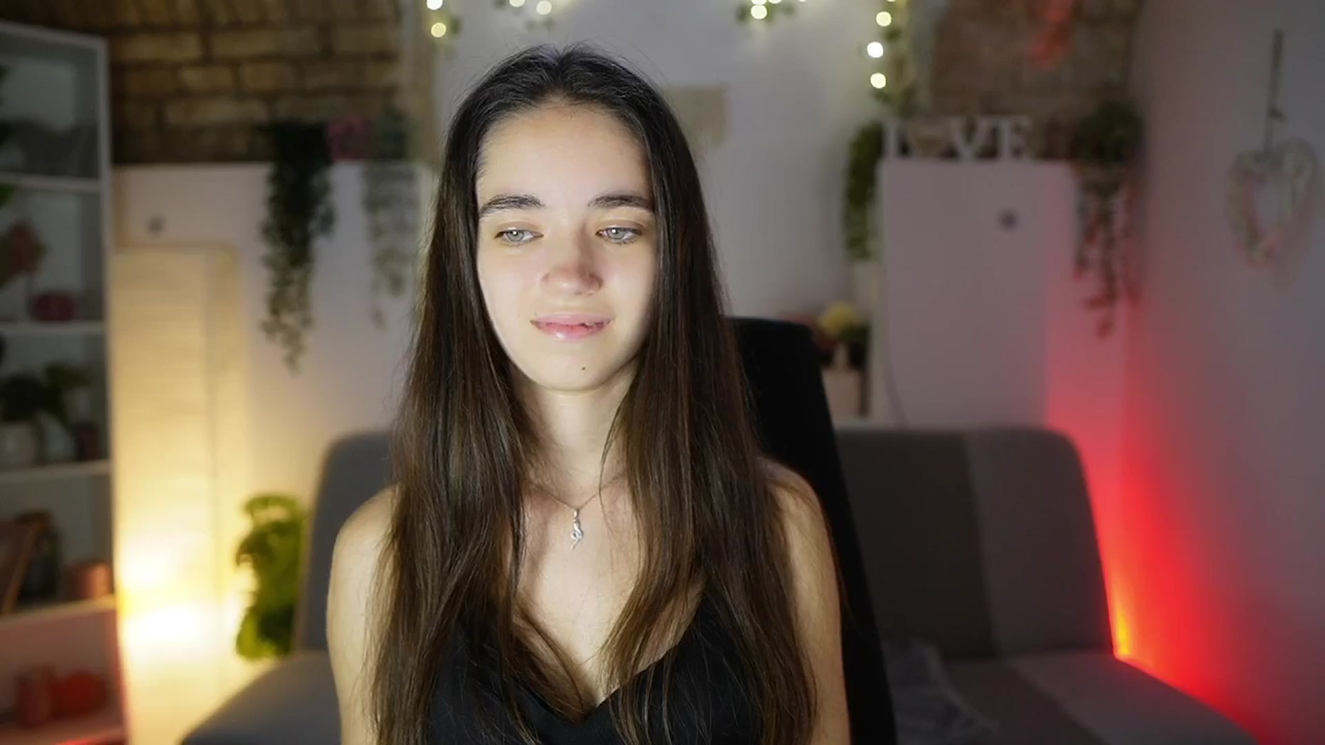 Gallery image thumbnail from Gia_Paige18's myfreecams stream on, 08/27/2025, 11:27 image 10 of 20