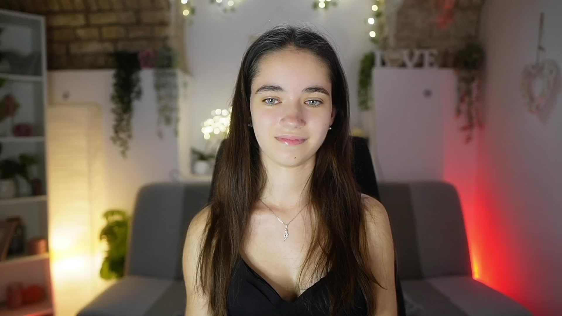 Gallery image thumbnail from Gia_Paige18's myfreecams stream on, 08/27/2025, 12:00 image 5 of 20