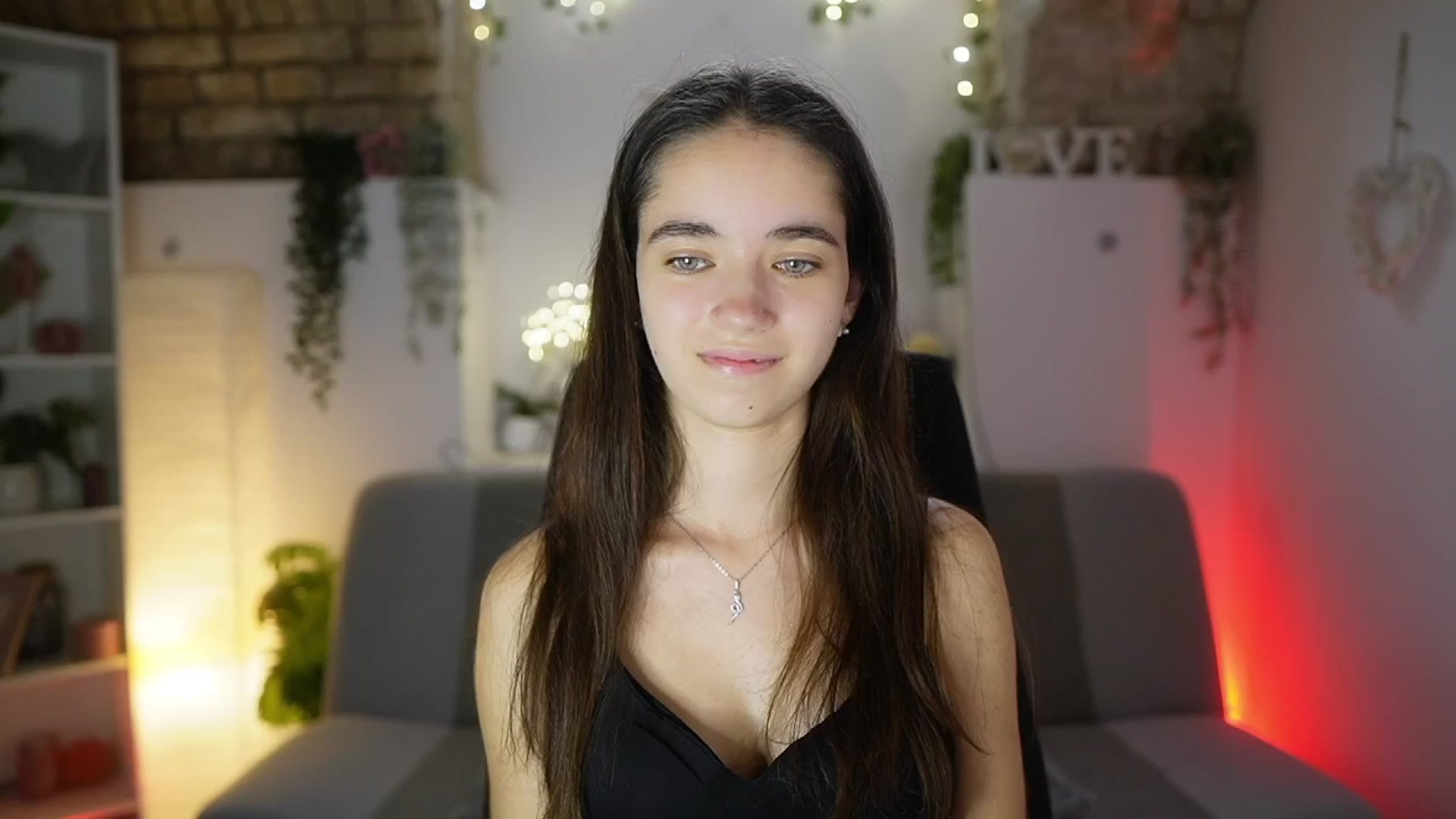 Gallery image thumbnail from Gia_Paige18's myfreecams stream on, 08/27/2025, 12:00 image 2 of 20