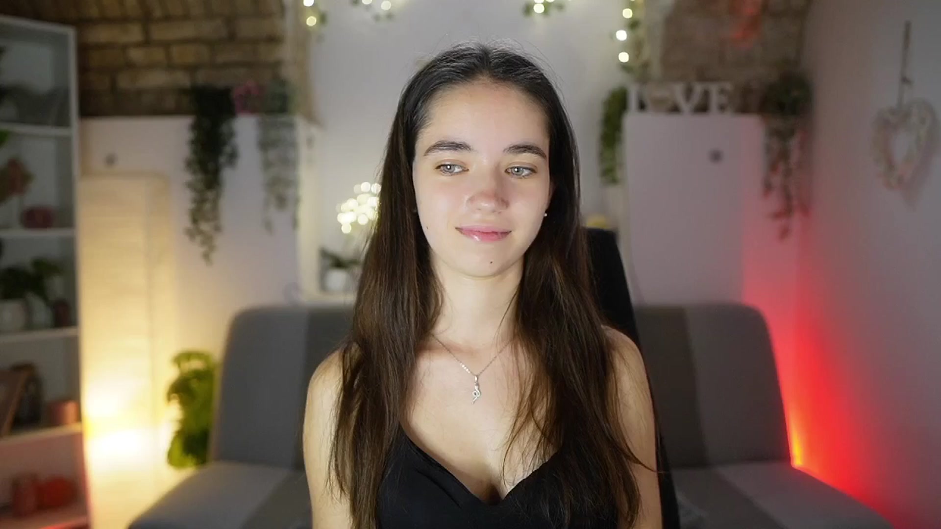 Gallery image thumbnail from Gia_Paige18's myfreecams stream on, 08/27/2025, 12:00 image 15 of 20