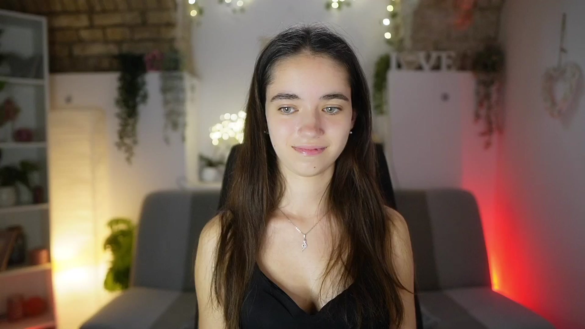 Gallery image thumbnail from Gia_Paige18's myfreecams stream on, 08/27/2025, 12:00 image 14 of 20