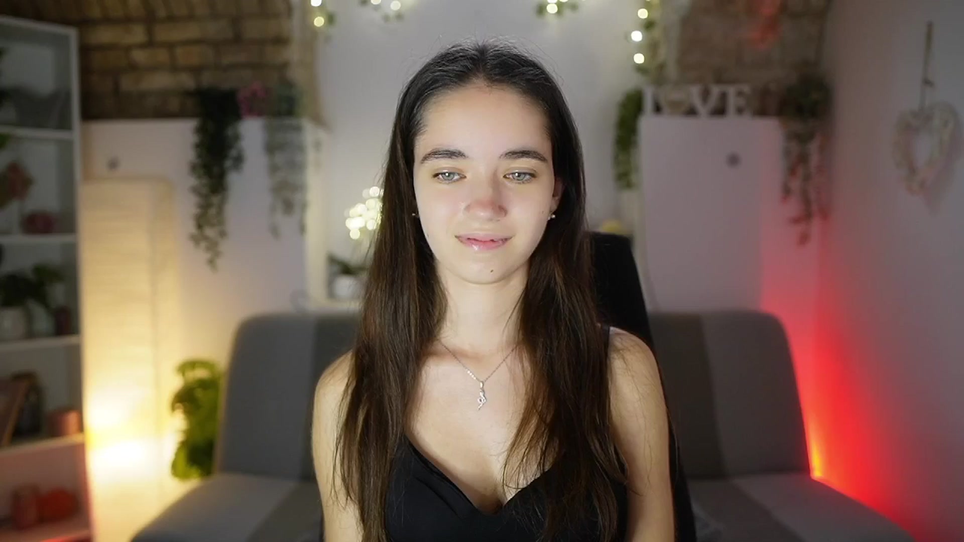 Gallery image thumbnail from Gia_Paige18's myfreecams stream on, 08/27/2025, 12:00 image 1 of 20
