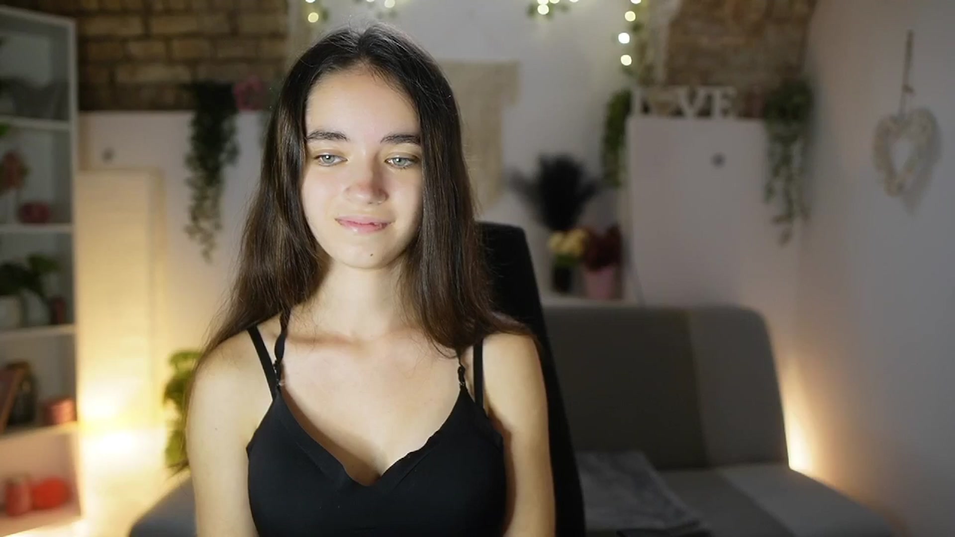 Gallery image thumbnail from Gia_Paige18's myfreecams stream on, 09/03/2025, 12:52 image 18 of 20