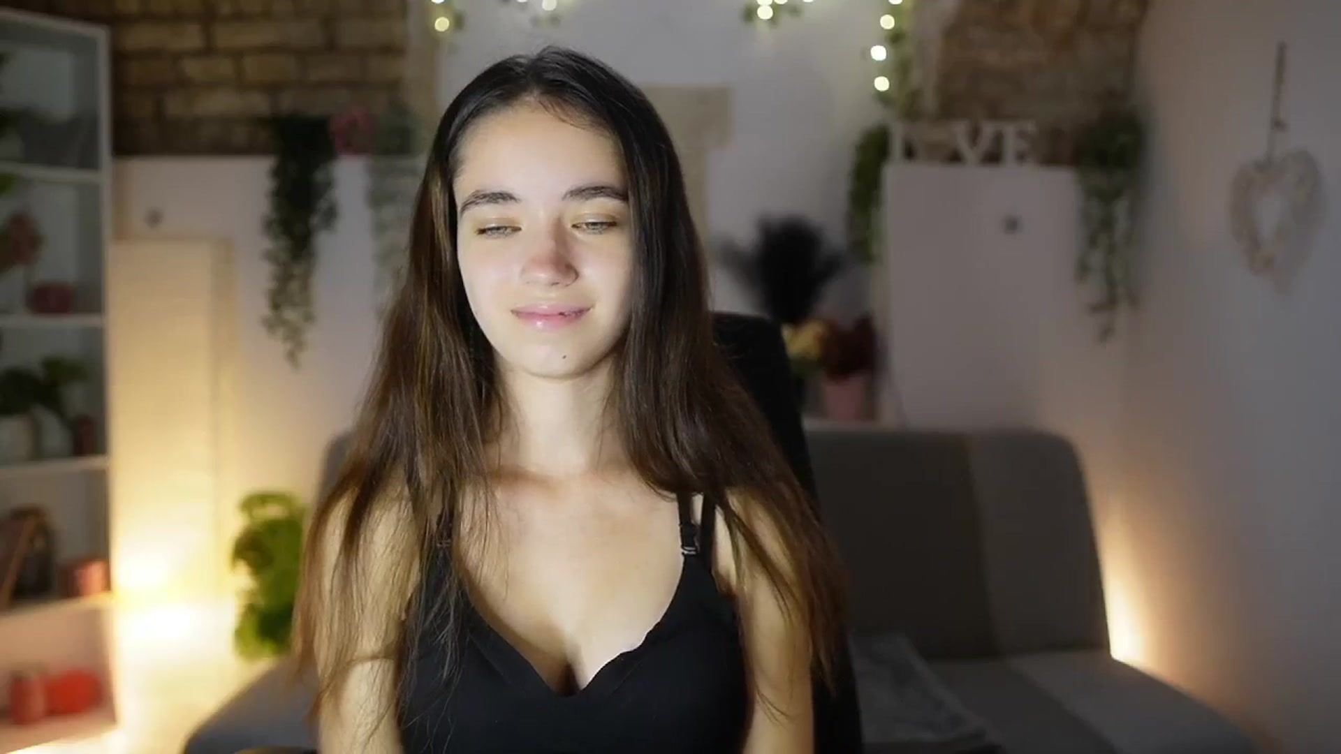 Gallery image thumbnail from Gia_Paige18's myfreecams stream on, 09/03/2025, 12:52 image 4 of 20