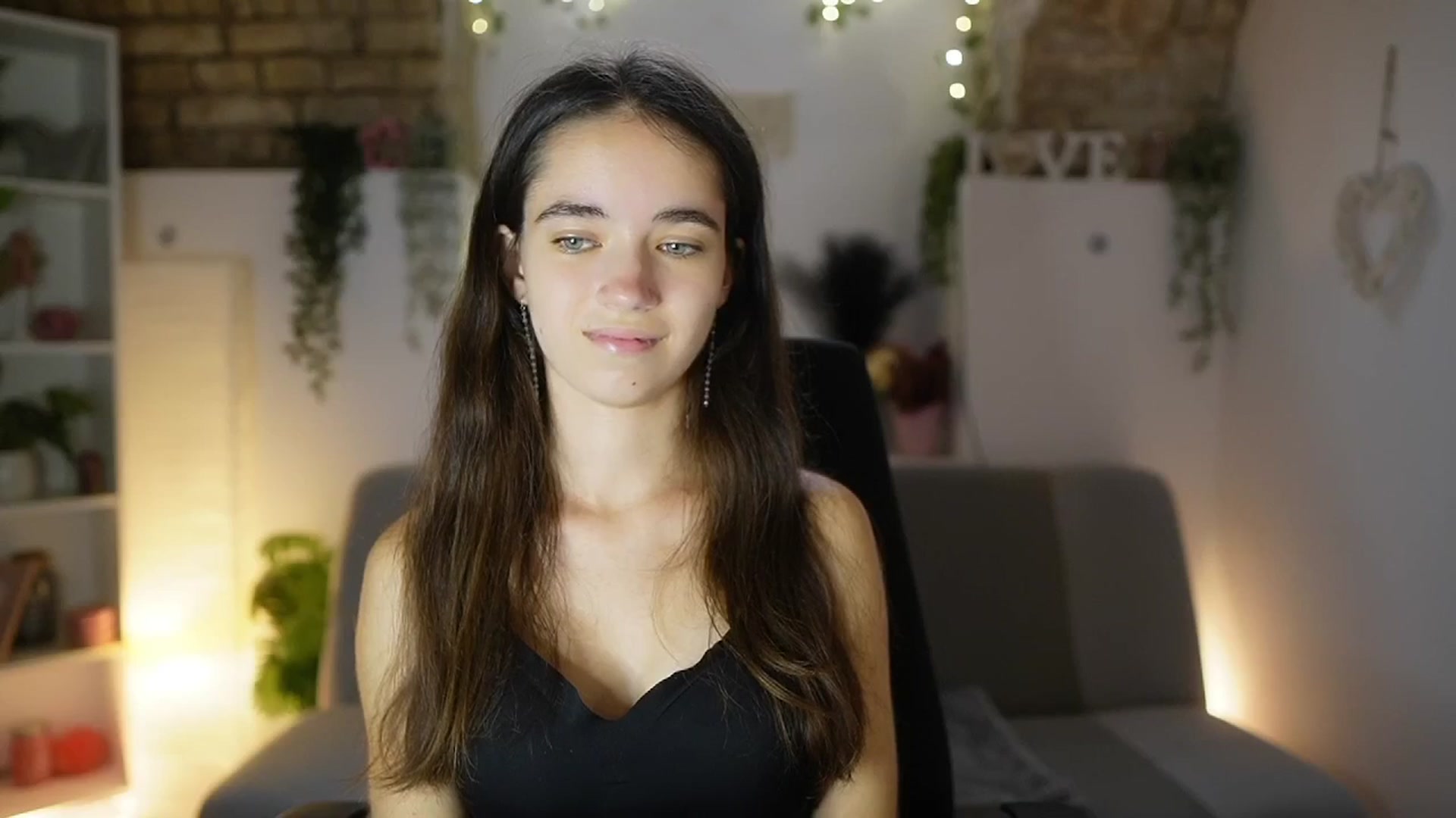 Gallery image thumbnail from Gia_Paige18's myfreecams stream on, 09/03/2025, 12:52 image 12 of 20