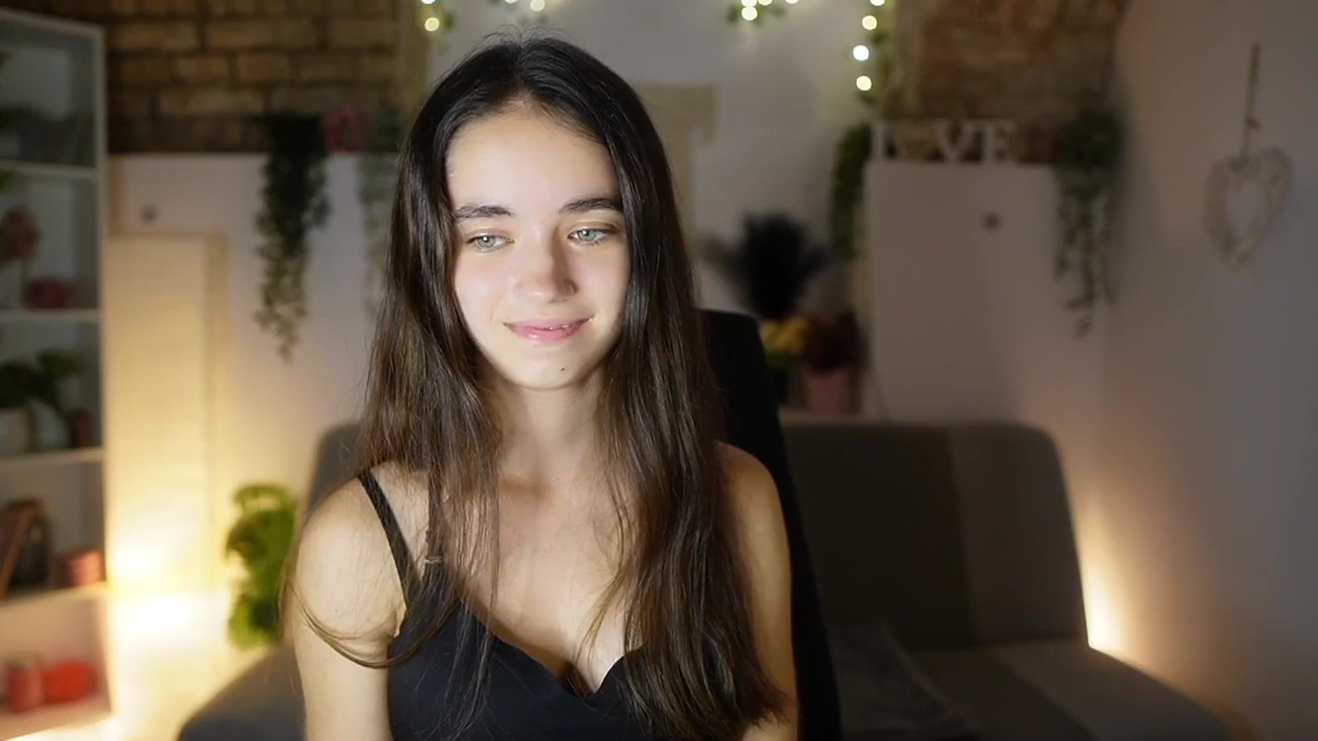 Gallery image thumbnail from Gia_Paige18's myfreecams stream on, 09/03/2025, 16:55 image 18 of 20