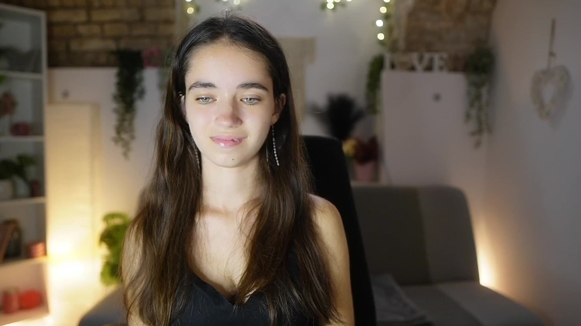 Gallery image thumbnail from Gia_Paige18's myfreecams stream on, 09/03/2025, 16:55 image 7 of 20