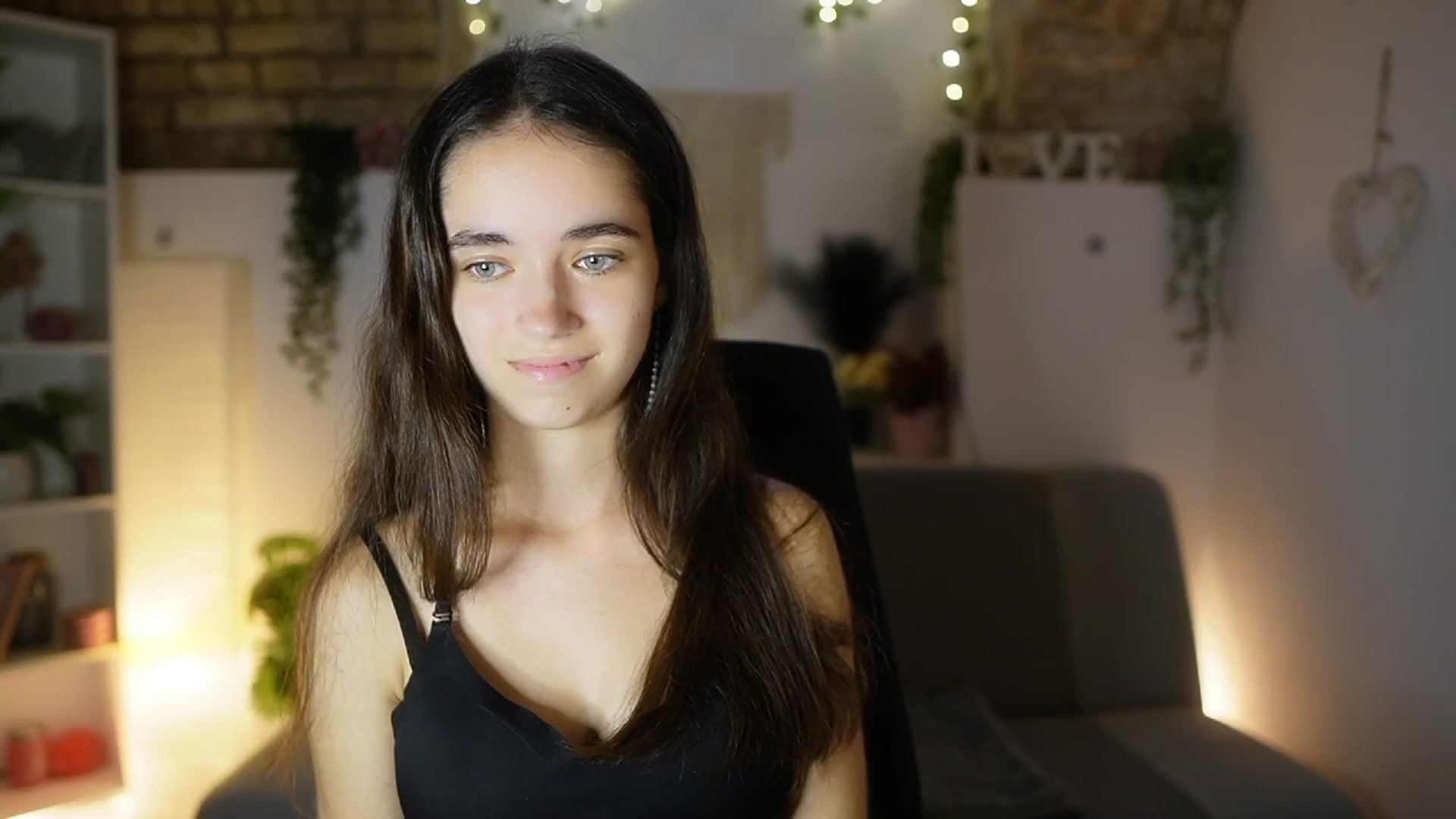 Gallery image thumbnail from Gia_Paige18's myfreecams stream on, 09/03/2025, 16:55 image 14 of 20