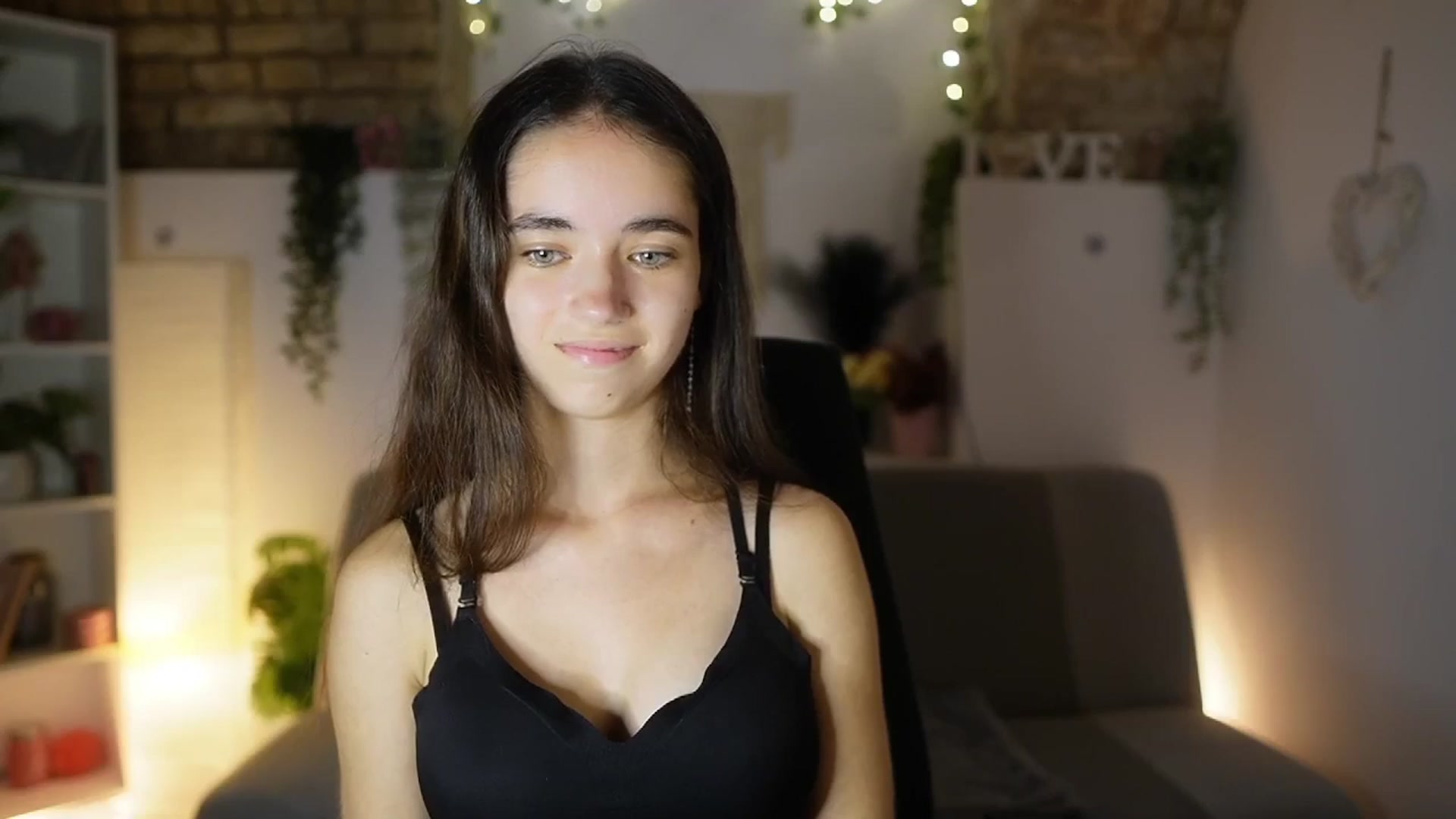 Gallery image thumbnail from Gia_Paige18's myfreecams stream on, 09/03/2025, 16:55 image 15 of 20
