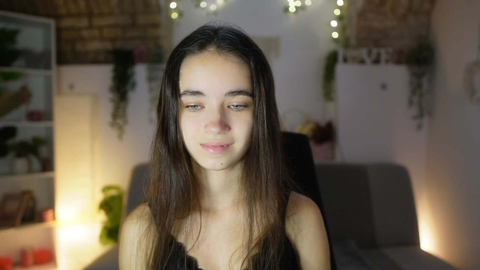 Gallery image thumbnail from Gia_Paige18's myfreecams stream on, 09/04/2025, 12:03 image 3 of 20