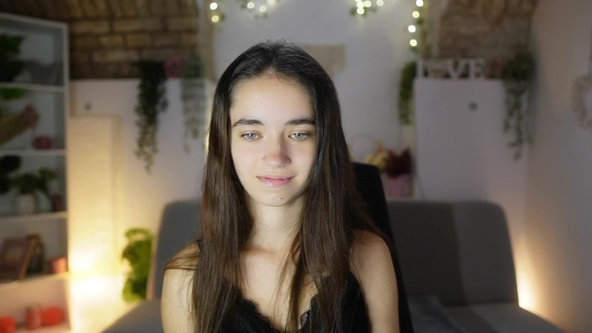 Gallery image thumbnail from Gia_Paige18's myfreecams stream on, 09/04/2025, 12:03 image 15 of 20