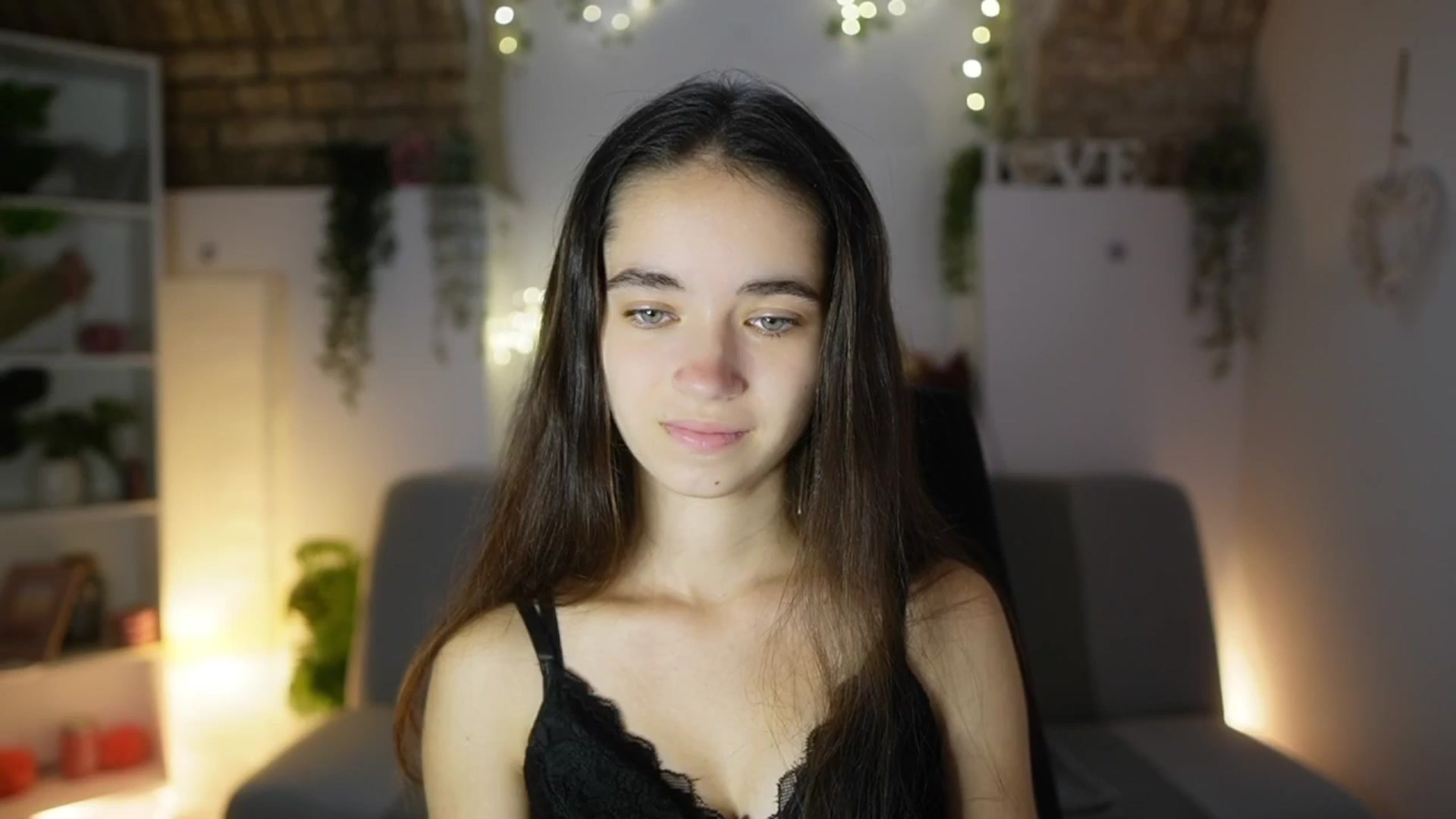 Gallery image thumbnail from Gia_Paige18's myfreecams stream on, 09/04/2025, 12:03 image 1 of 20