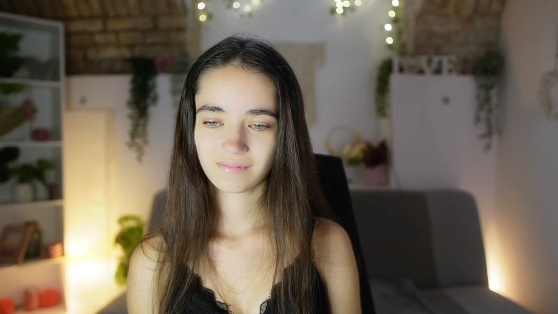 Gallery image thumbnail from Gia_Paige18's myfreecams stream on, 09/04/2025, 12:03 image 7 of 20