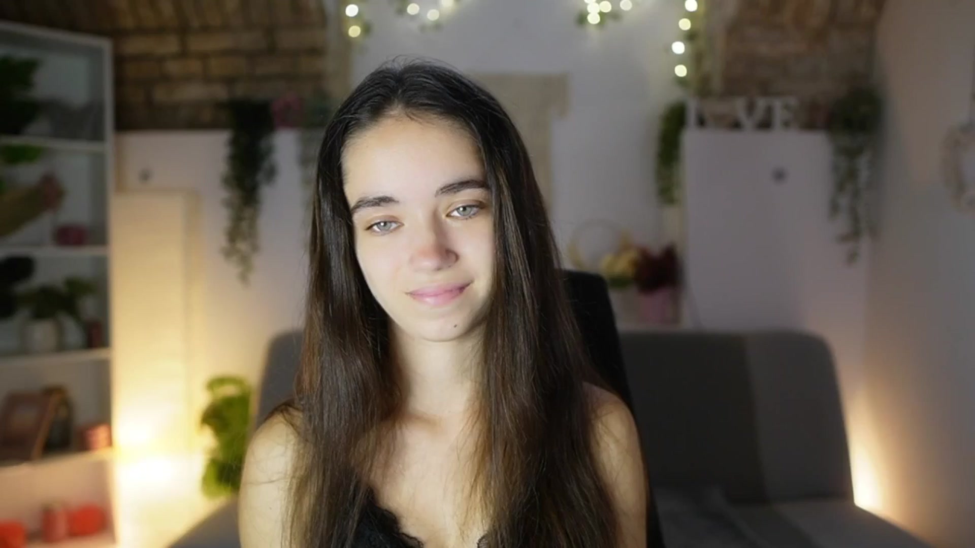 Gallery image thumbnail from Gia_Paige18's myfreecams stream on, 09/04/2025, 12:03 image 6 of 20