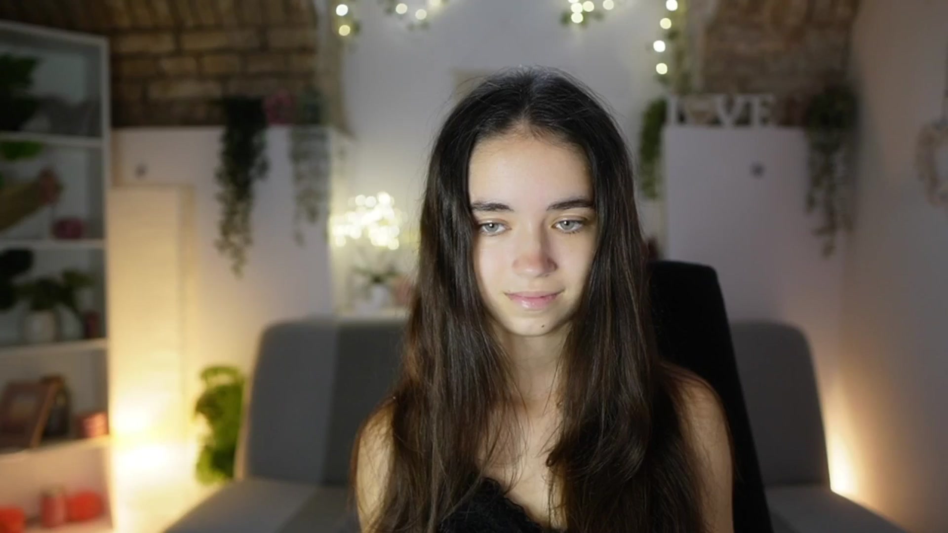Gallery image thumbnail from Gia_Paige18's myfreecams stream on, 09/04/2025, 12:03 image 9 of 20