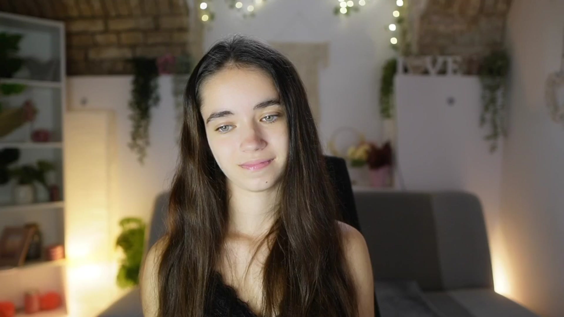 Gallery image thumbnail from Gia_Paige18's myfreecams stream on, 09/04/2025, 12:03 image 16 of 20