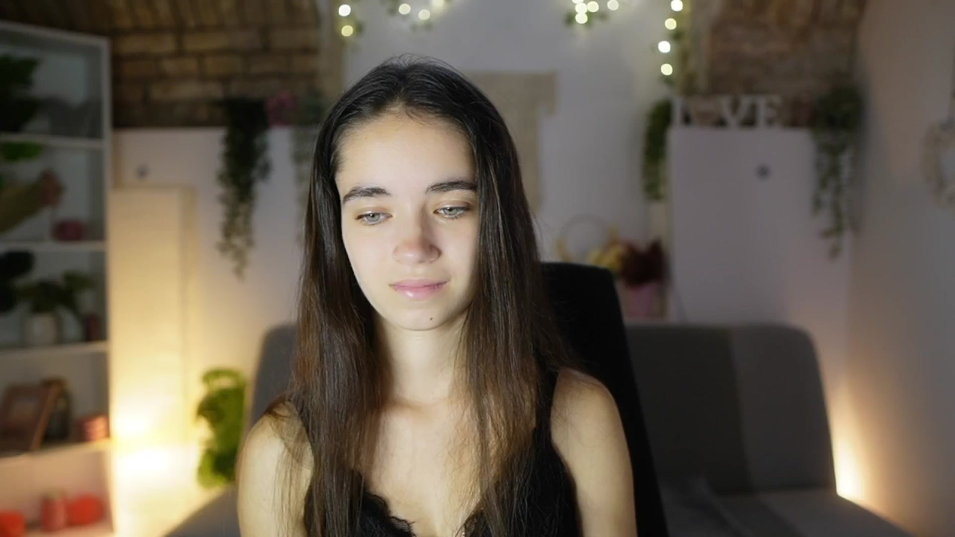 Gallery image thumbnail from Gia_Paige18's myfreecams stream on, 09/04/2025, 12:03 image 5 of 20