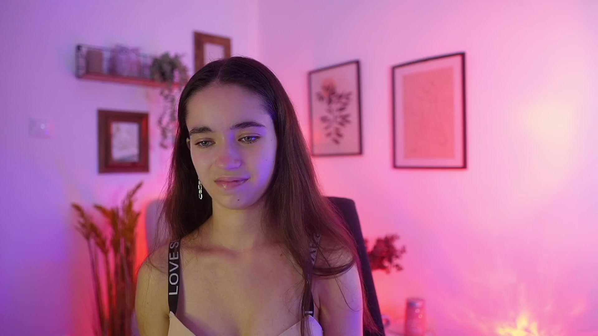 Gallery image thumbnail from Gia_Paige18's myfreecams stream on, 09/12/2025, 12:36 image 8 of 20