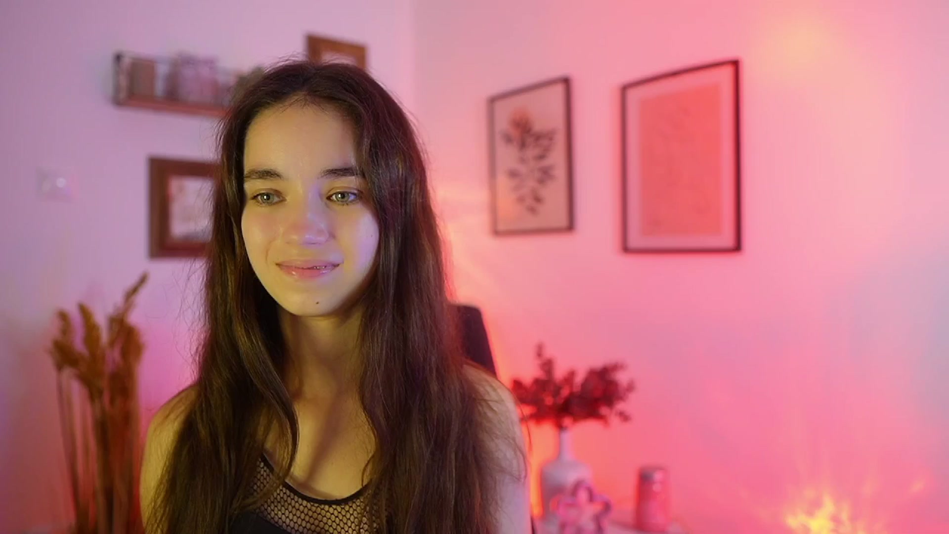 Gallery image thumbnail from Gia_Paige18's myfreecams stream on, 09/14/2025, 13:06 image 6 of 20