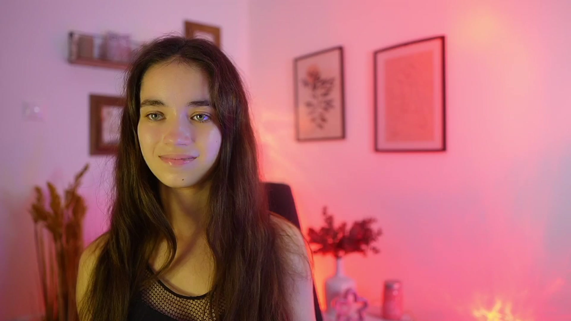Gallery image thumbnail from Gia_Paige18's myfreecams stream on, 09/14/2025, 13:06 image 1 of 20