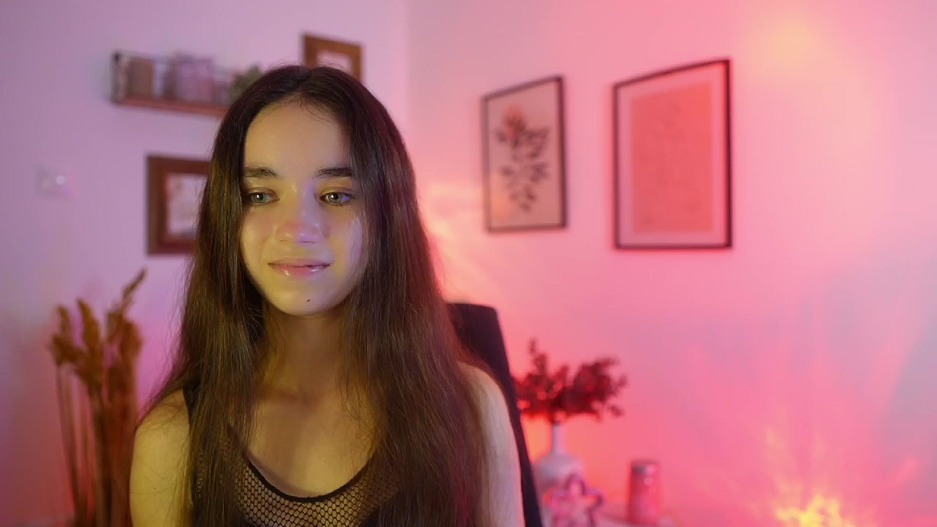 Gallery image thumbnail from Gia_Paige18's myfreecams stream on, 09/14/2025, 14:45 image 4 of 20