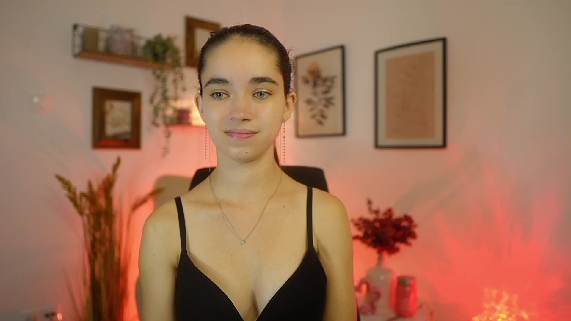 Gallery image thumbnail from Gia_Paige18's myfreecams stream on, 09/18/2025, 15:49 image 9 of 20