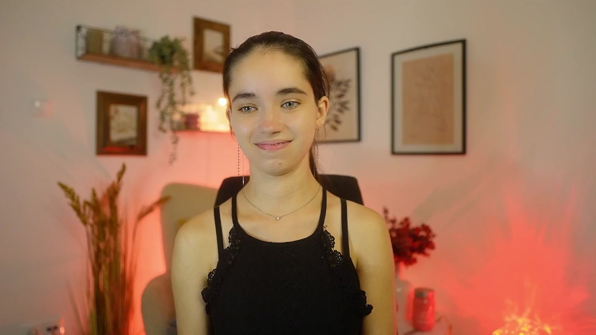 Gallery image thumbnail from Gia_Paige18's myfreecams stream on, 09/18/2025, 17:02 image 3 of 20