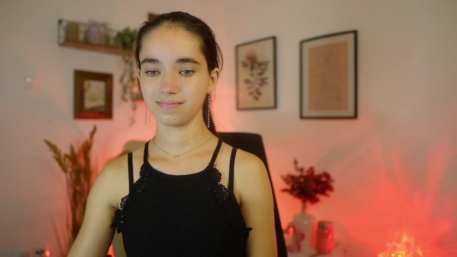 Gallery image thumbnail from Gia_Paige18's myfreecams stream on, 09/18/2025, 17:02 image 14 of 20