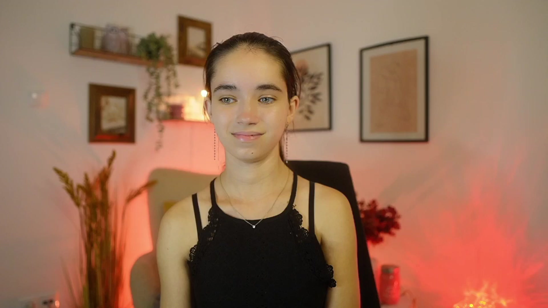 Gallery image thumbnail from Gia_Paige18's myfreecams stream on, 09/18/2025, 17:02 image 10 of 20