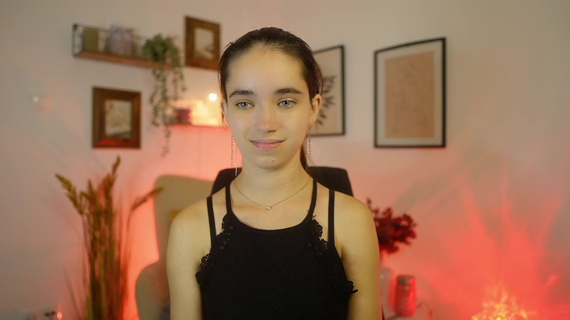 Gallery image thumbnail from Gia_Paige18's myfreecams stream on, 09/18/2025, 17:02 image 6 of 20