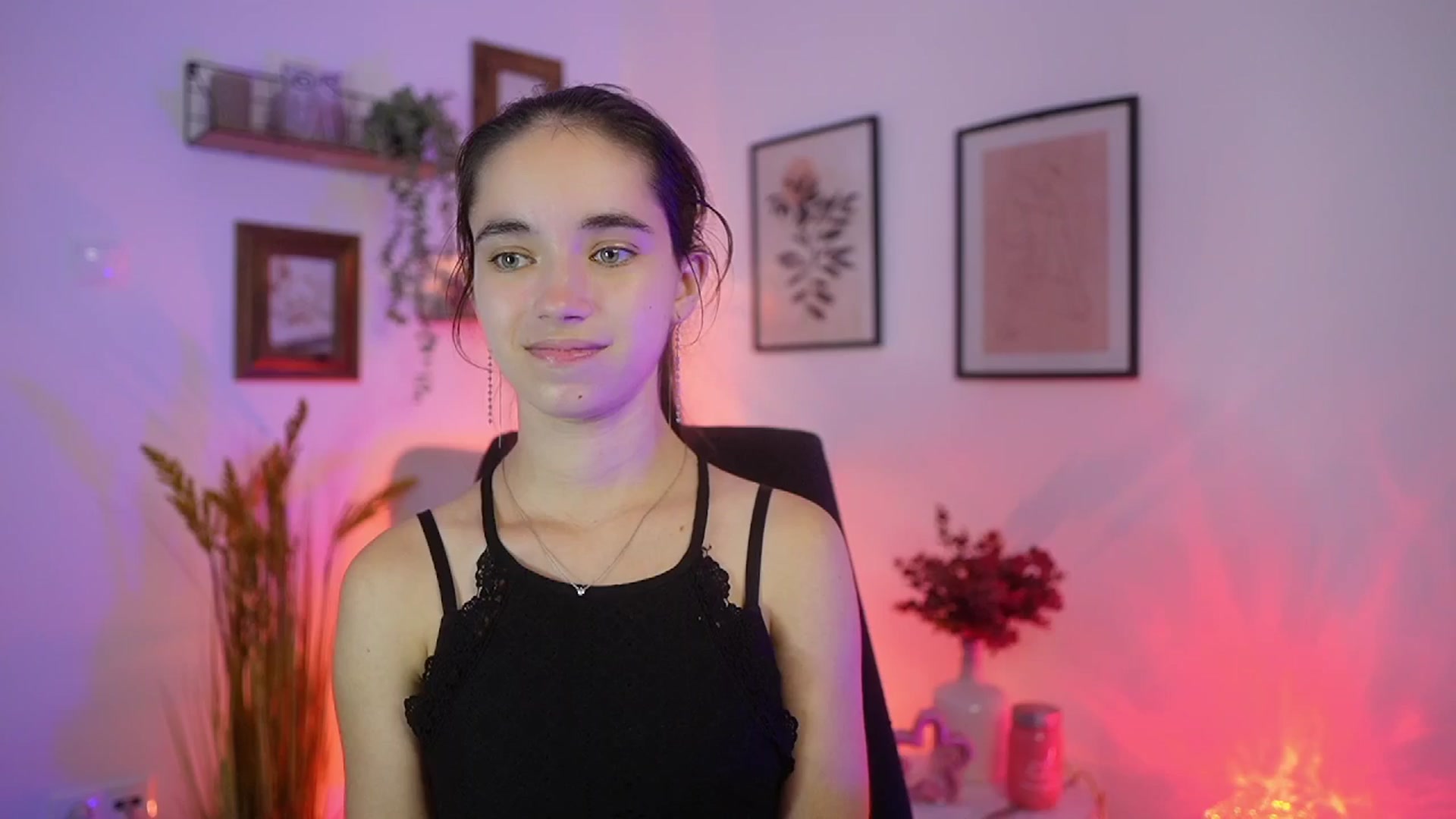 Gallery image thumbnail from Gia_Paige18's myfreecams stream on, 09/18/2025, 17:53 image 12 of 20