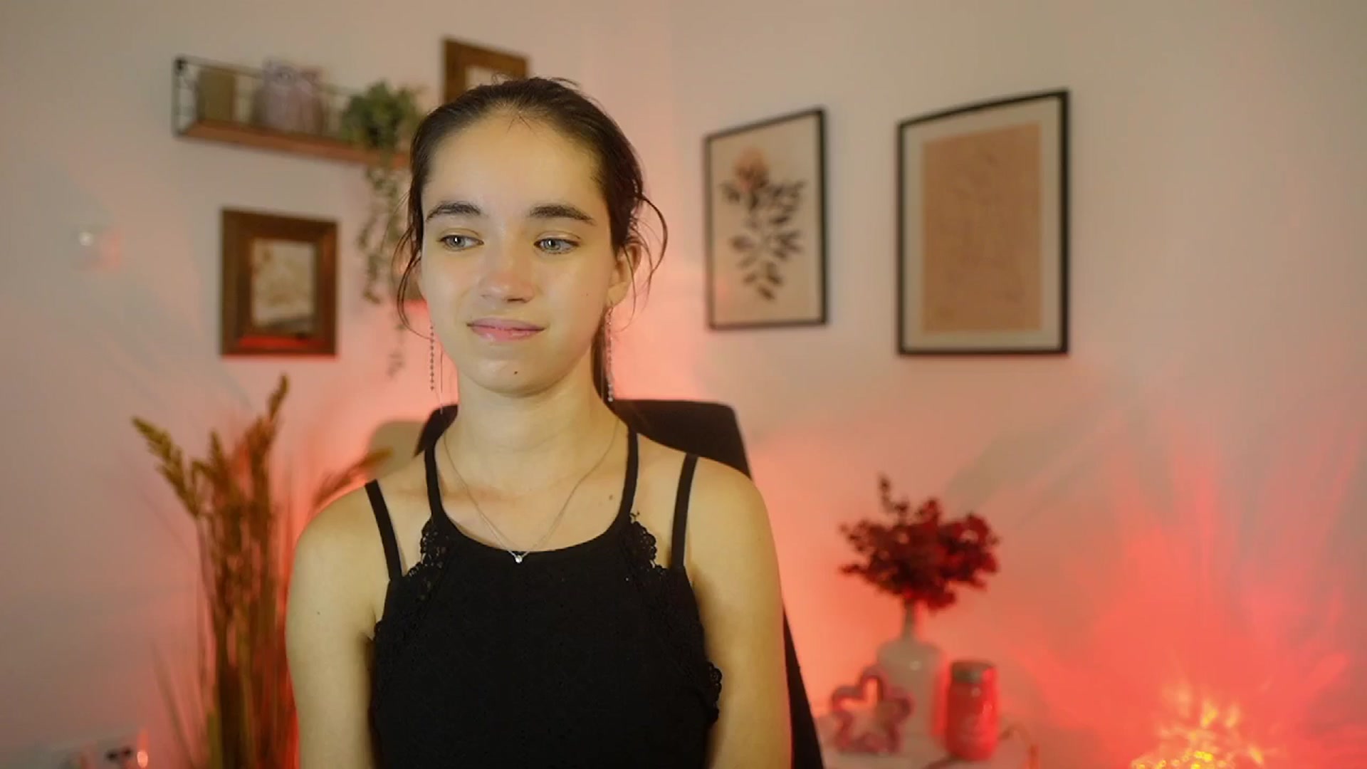 Gallery image thumbnail from Gia_Paige18's myfreecams stream on, 09/18/2025, 17:53 image 9 of 20