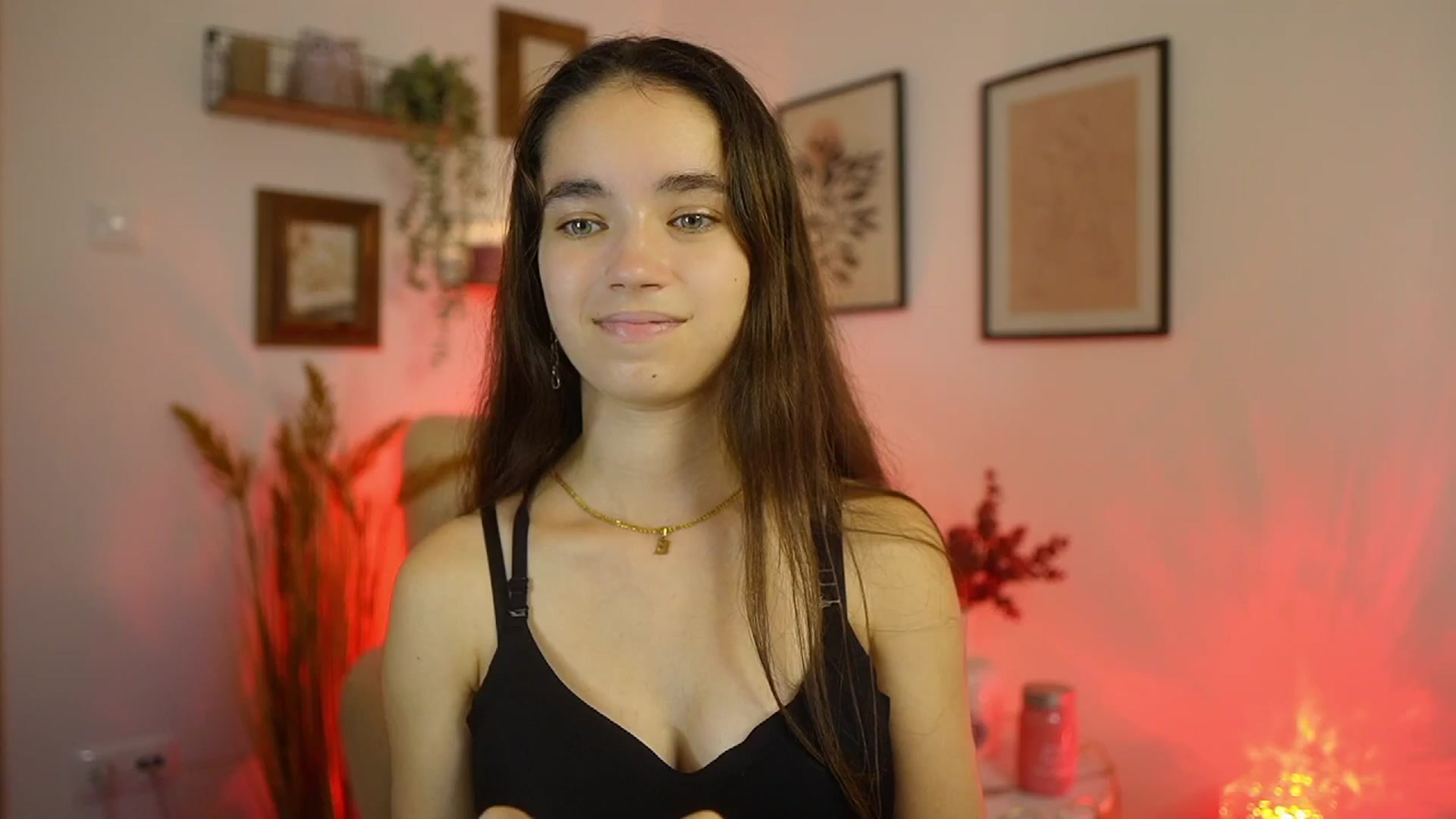 Gallery image thumbnail from Gia_Paige18's myfreecams stream on, 09/28/2025, 10:03 image 12 of 20