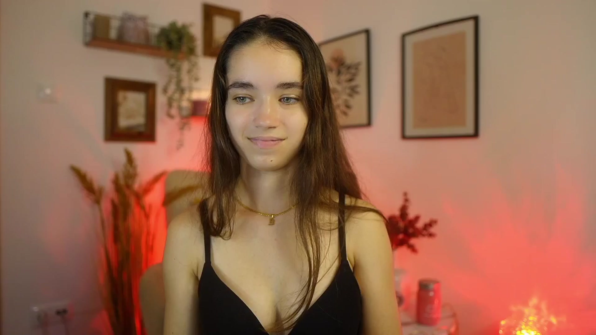 Gallery image thumbnail from Gia_Paige18's myfreecams stream on, 09/28/2025, 10:03 image 6 of 20